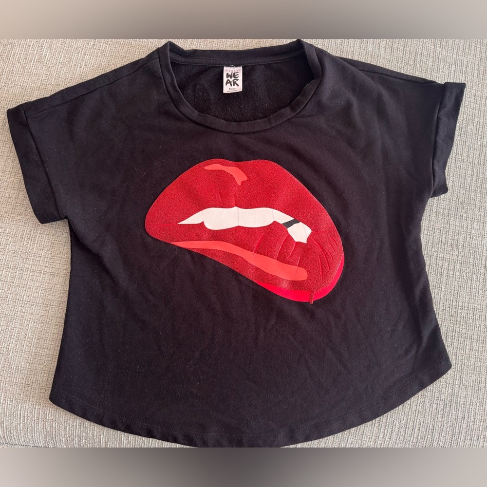 Zumba top with lips 👄